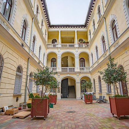 Cosy Gallery Flat In Akacfa St. Budapest Exterior foto
